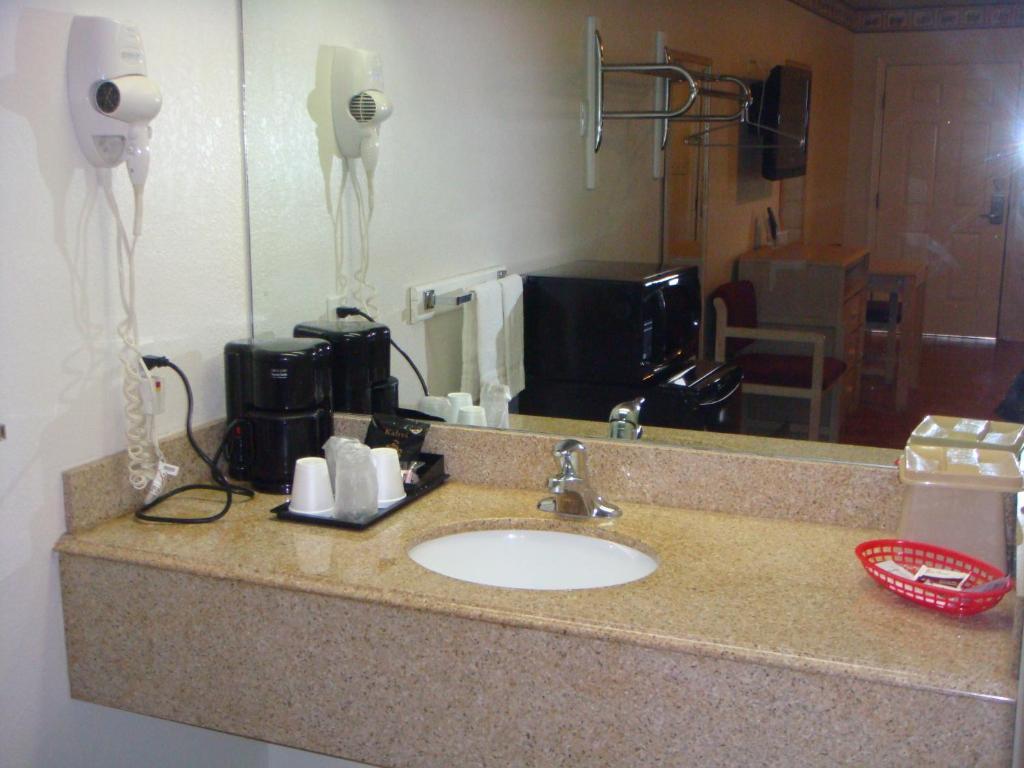 Eagle Pass Inn Pokoj fotografie